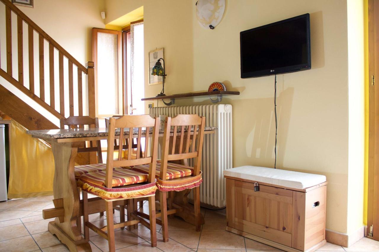 La Casa Sul Sasso In Town Serviced Accommodations Dervio Exterior foto
